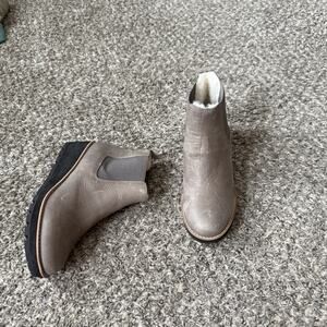 Chelsea Boots Womens 7 Gray Leather EILEEN FISHER Platform Wedge Lug Sole